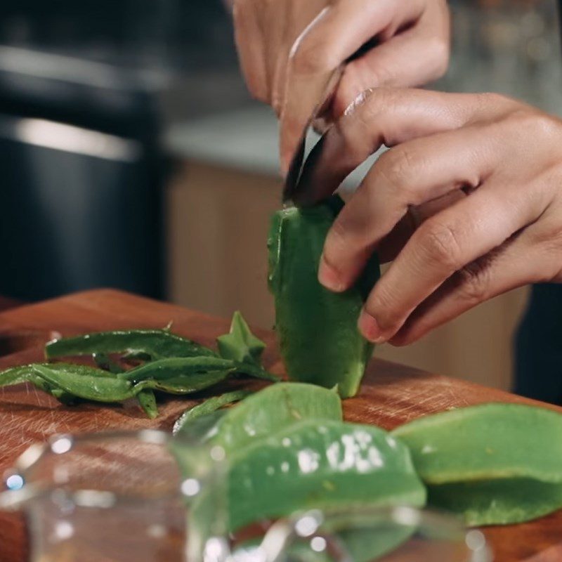 Step 1 Juicing starfruit Green Starfruit Juice