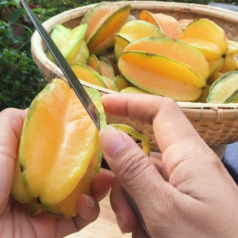 Step 1 Juicing the starfruit Sweet starfruit juice