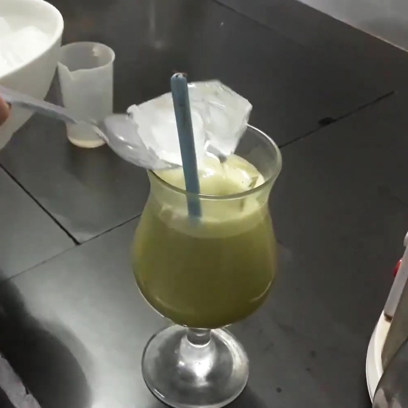Step 2 Pressing guava and pineapple juice