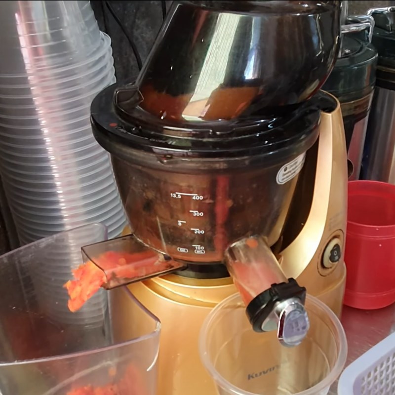 Step 2 Juicing the papaya Green papaya juice