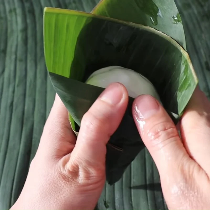 Step 6 Wrapping the green bean and coconut cake