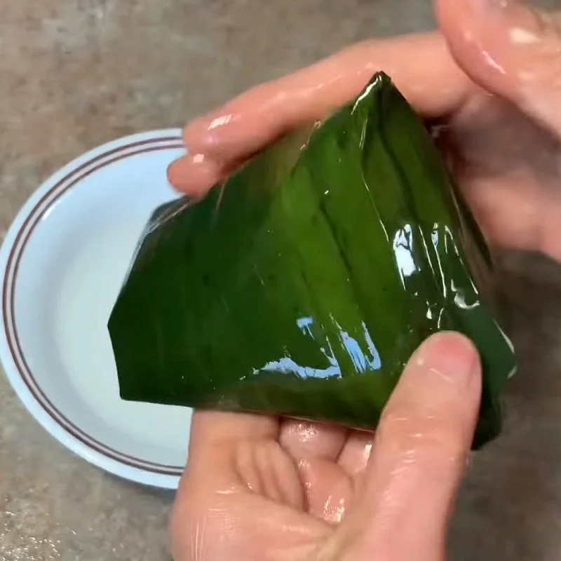 Step 5 Wrap the Green Bean Cake