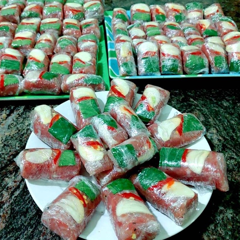 Step 6 Wrapping the nem Thanh Hoa sour nem without banana leaves