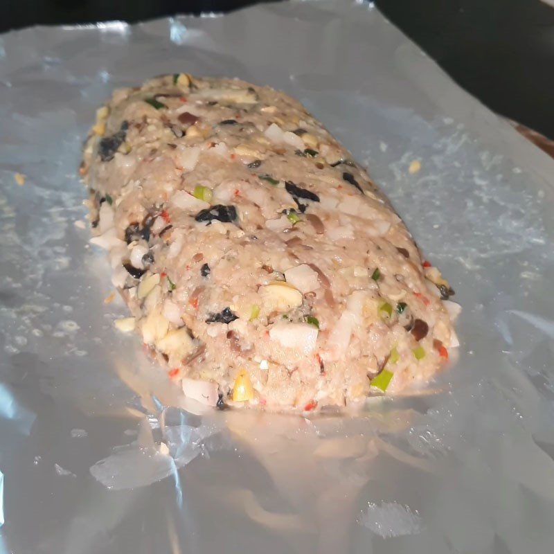 Step 4 Wrap and grill the snail paste