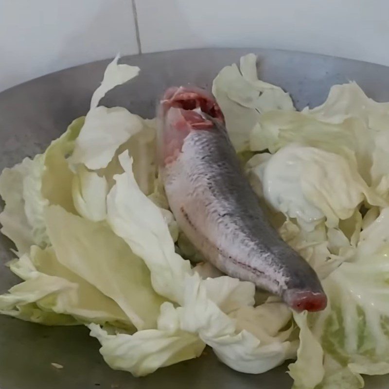 Step 4 Steamed Fish Steamed Snakehead Fish with Cabbage