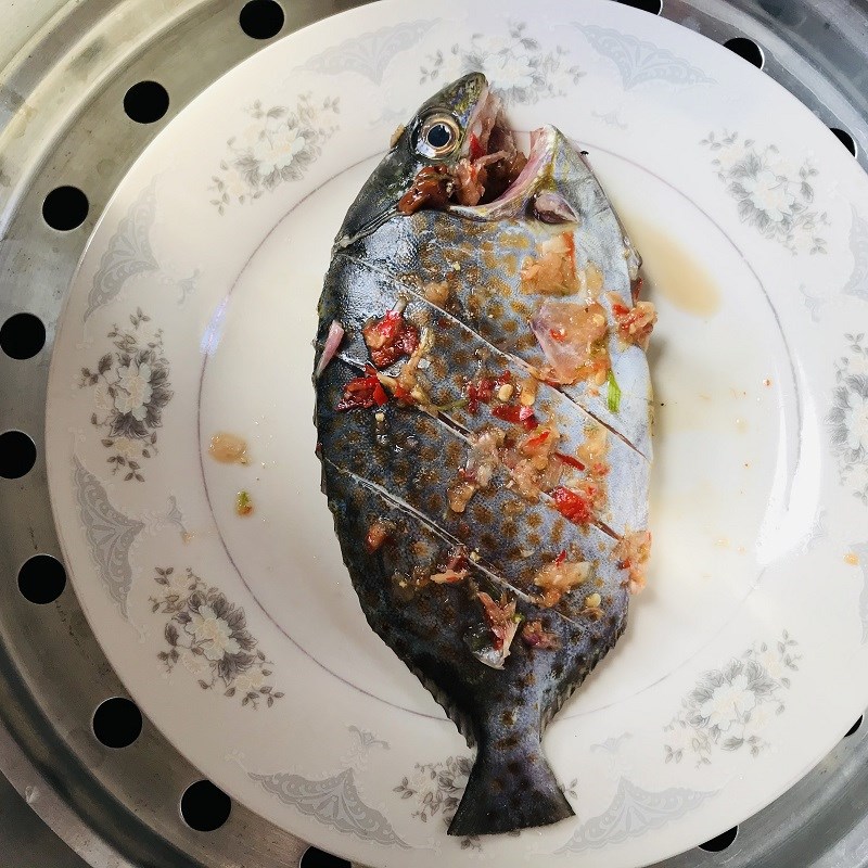 Step 4 Steam fish Steamed flatfish with mushrooms