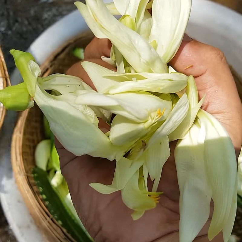 Step 2 Prepare Other Ingredients for Sour Soup with Flower Sprouts