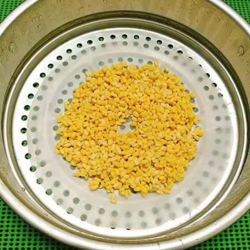 Step 2 Steam mung beans, mash Mung bean cake