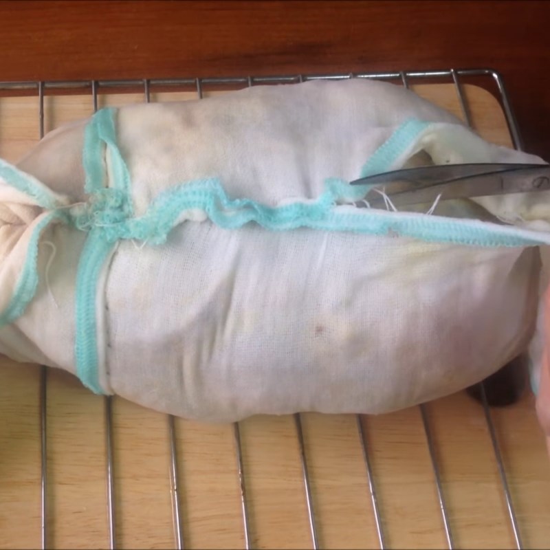 Step 6 Steaming Chicken Stuffed with Meat