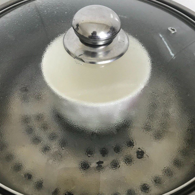 Step 3 Steamed egg whites and milk Steamed egg whites with fresh milk