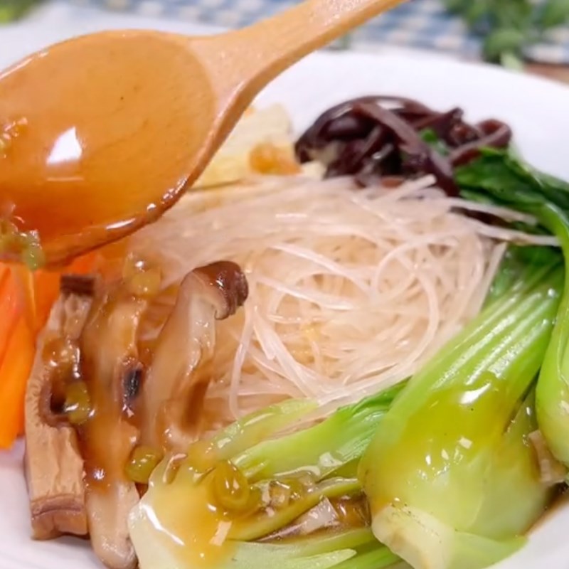 Step 4 Steaming vermicelli Mixed mushroom vermicelli