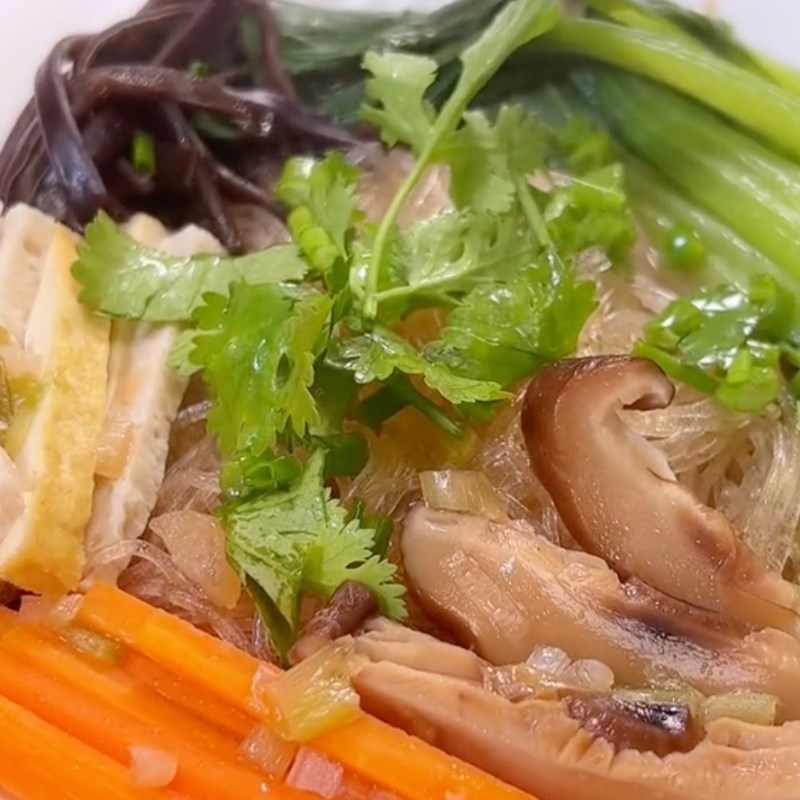 Step 4 Steaming vermicelli Mixed mushroom vermicelli