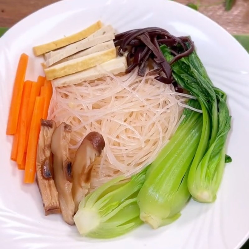 Step 4 Steaming vermicelli Mixed mushroom vermicelli