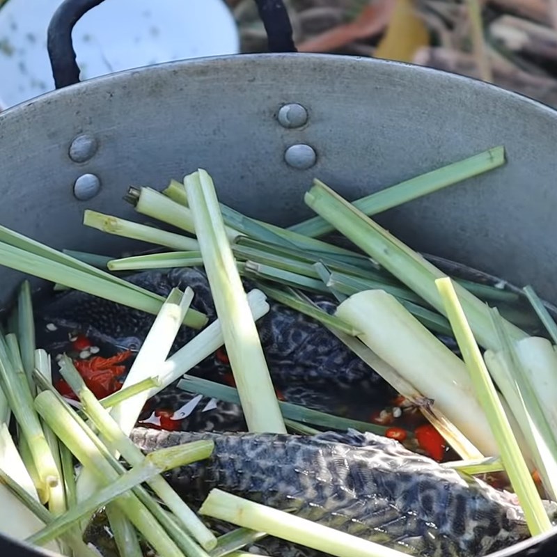 Step 3 Steaming the dish Glass fish steamed with young loofah