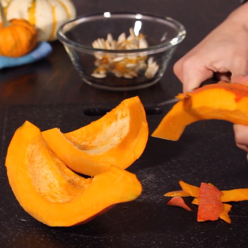 Step 1 Steaming and Mashing Pumpkin for Pumpkin Oatmeal Smoothie