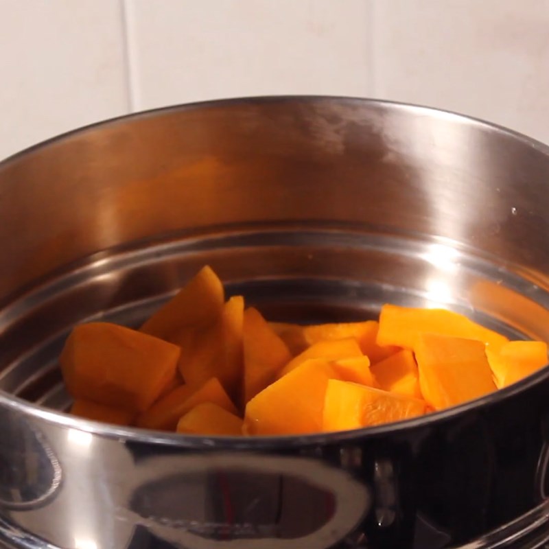 Step 1 Steaming and Mashing Pumpkin for Pumpkin Oatmeal Smoothie