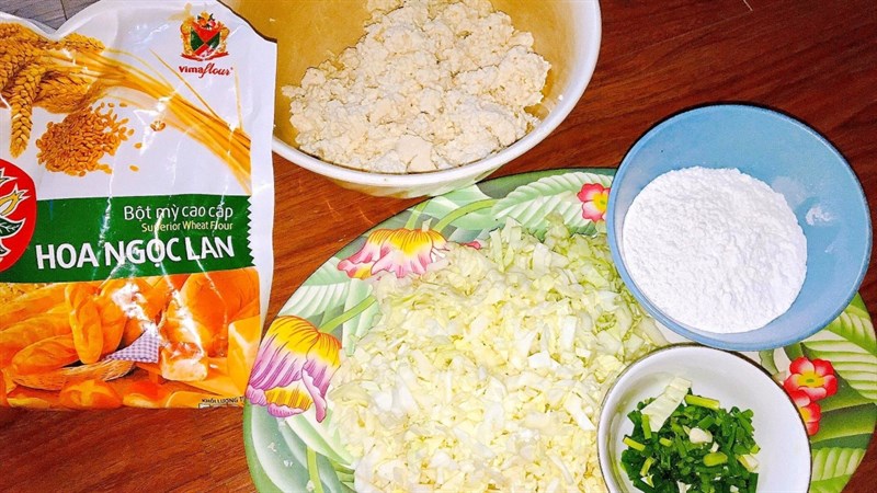Ingredients for 3 ways to make vegetarian tofu cake