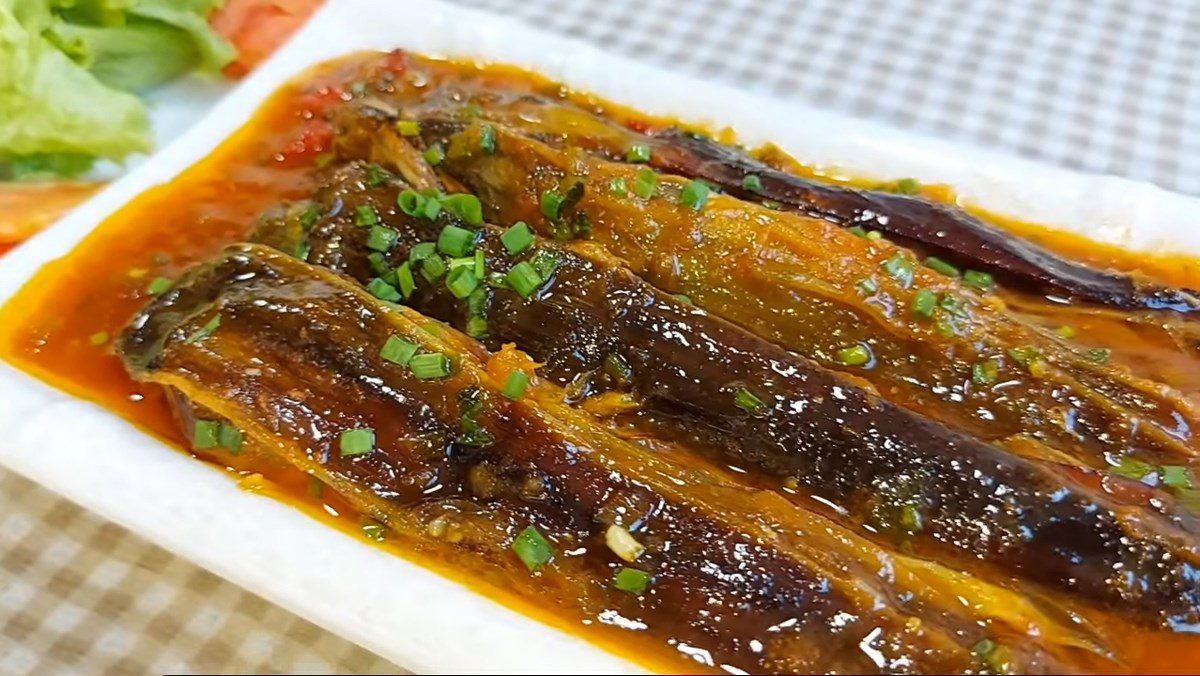3 Ways to Make Unique and Simple Banana Flower Salad with Pepper, Tomato, and Galangal 17 Banana Flower Stew with Tomatoes