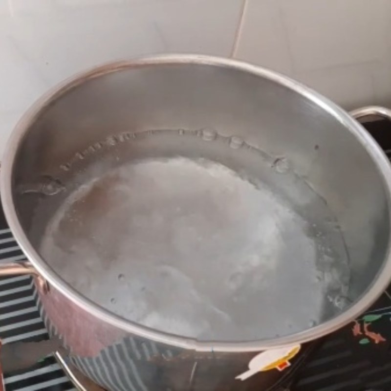 Step 1 Dissolve condensed milk and fresh milk Dragon Fruit Yogurt