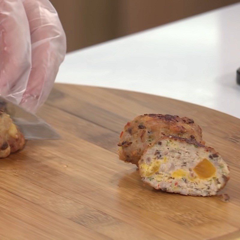 Step 5 Finishing Salted egg pork sausage
