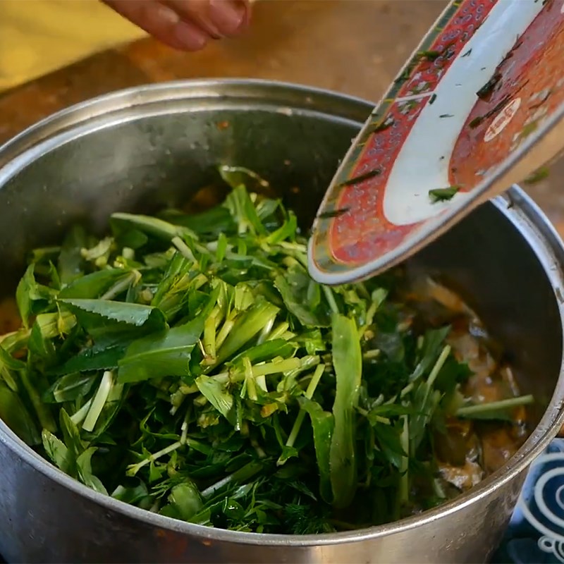 Step 4 Completion of Beef Hot Pot with Wild Betel Leaves