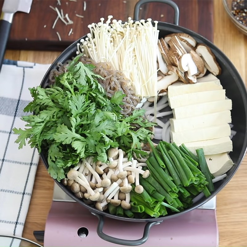 Step 5 Completion of Korean beef hot pot