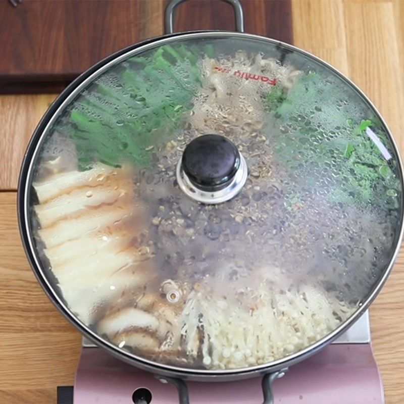 Step 5 Completion of Korean beef hot pot