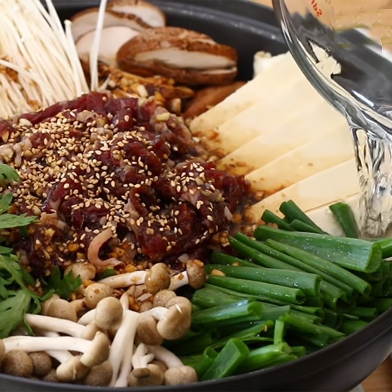 Step 5 Completion of Korean beef hot pot