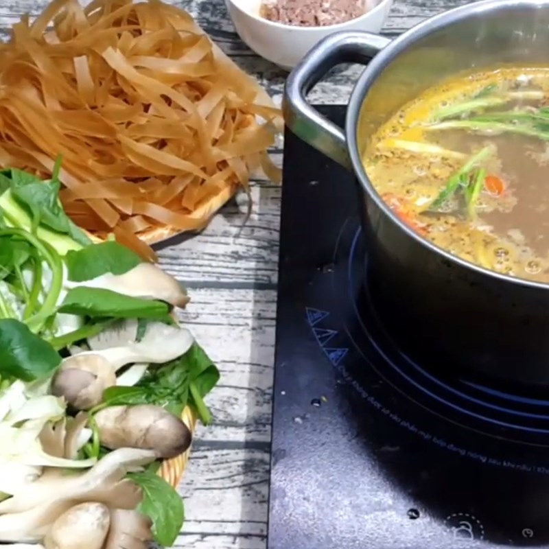 Step 5 Completion Southern Crab Hot Pot with Seafood