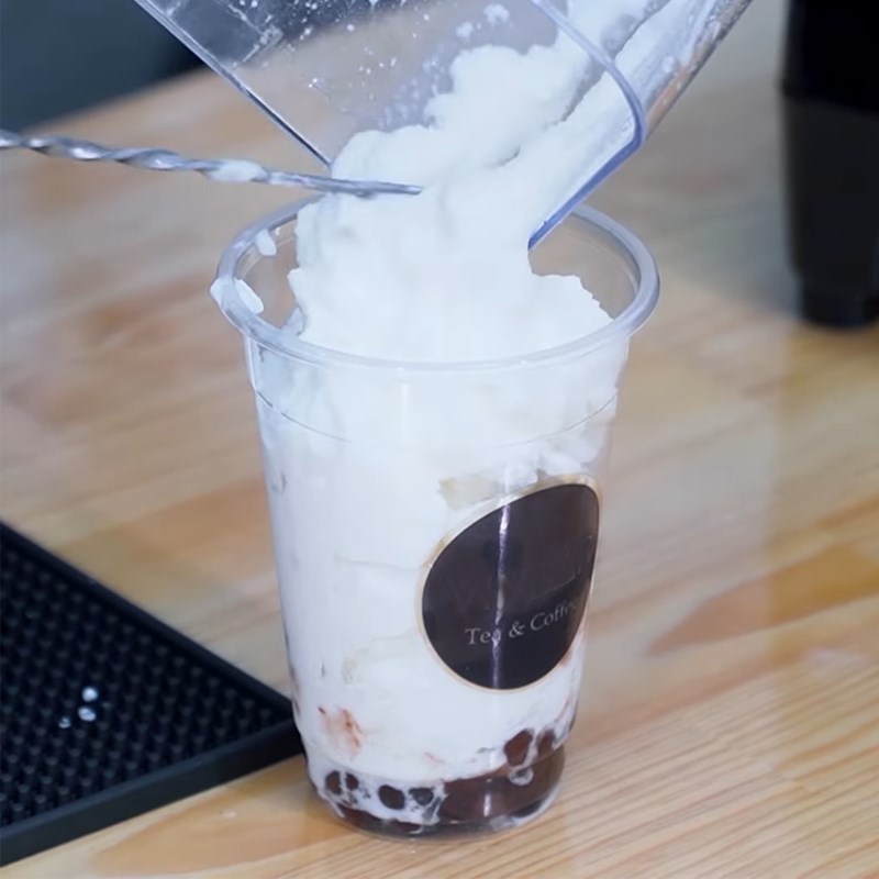 Step 2 Finishing Red bean blended yogurt
