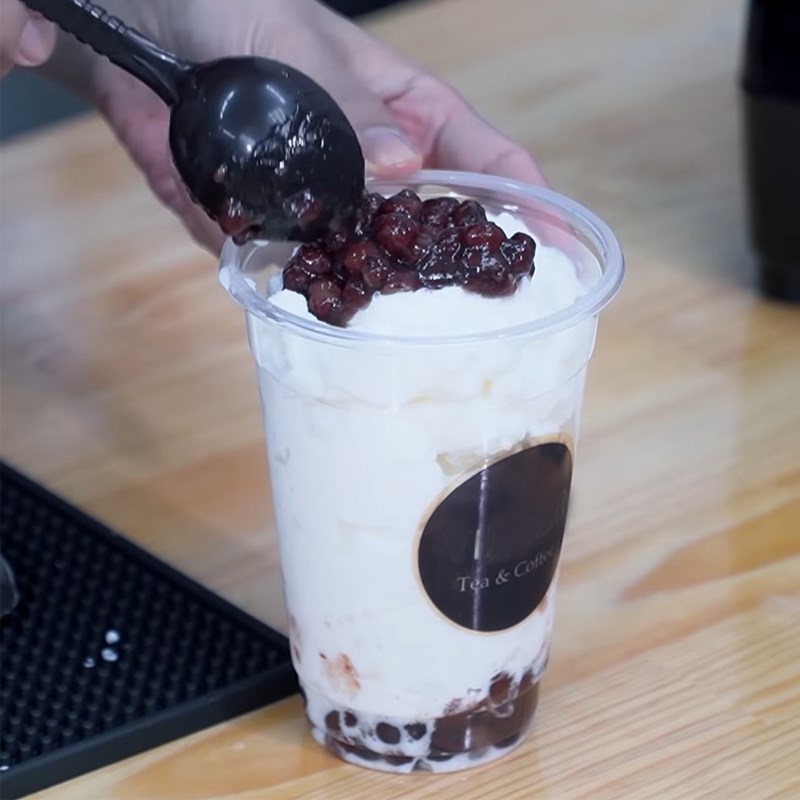 Step 2 Completing Red Bean Yogurt Ice Blend