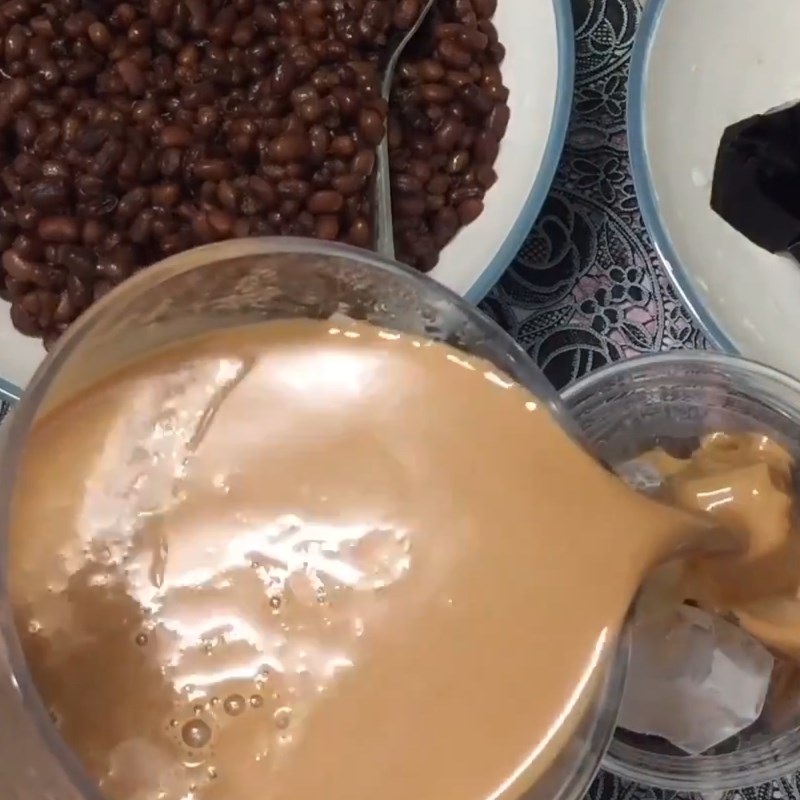 Step 5 Completion Red Bean Milk Tea with Jelly