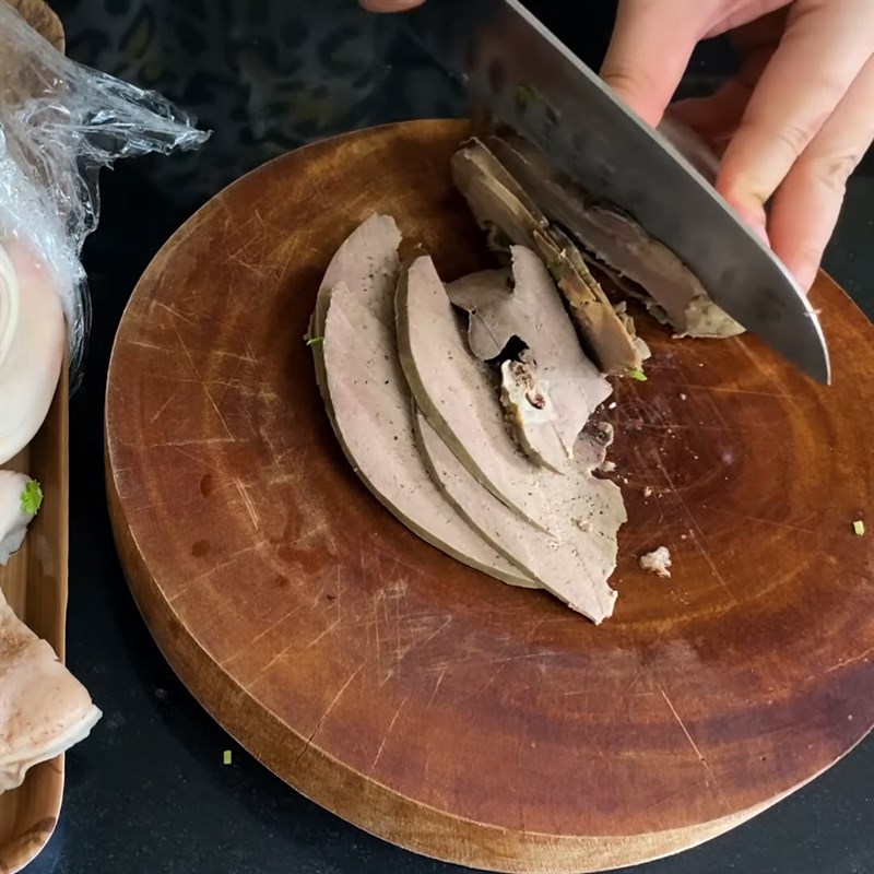 Step 5 Complete Pork Intestine Noodles
