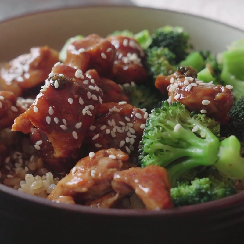 Step 5 Completion Stir-fried broccoli with chicken