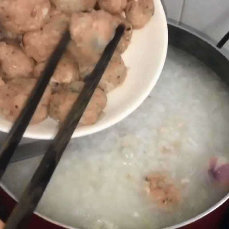 Step 7 Complete the porridge Tràm mushroom porridge with shrimp and meat