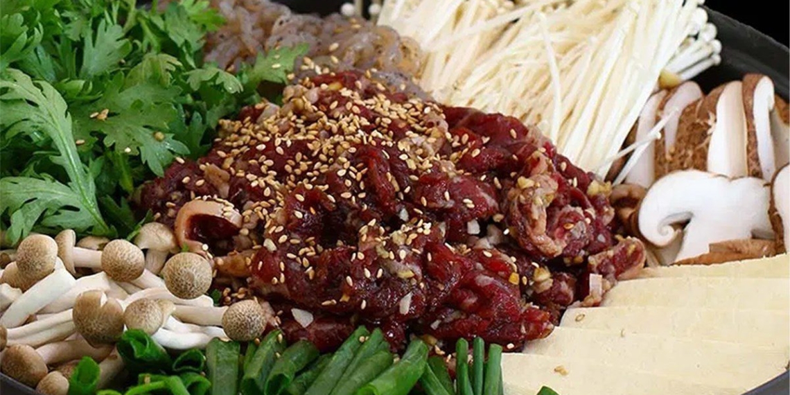 how to cook delicious simple korean beef hotpot at home 05860