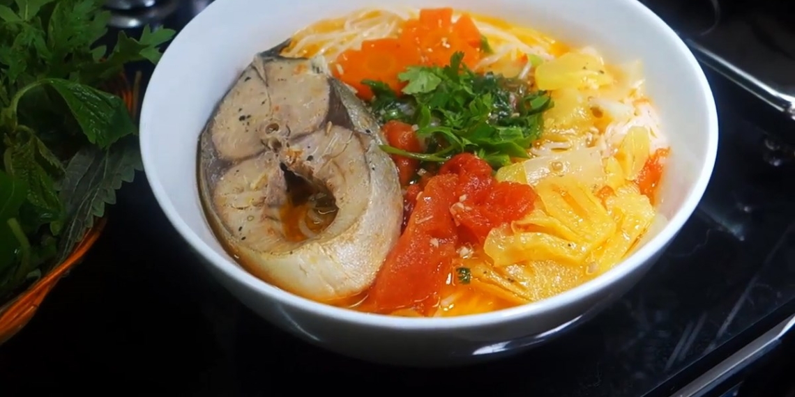 how to cook fish noodle soup simple delicious scented at home 07737