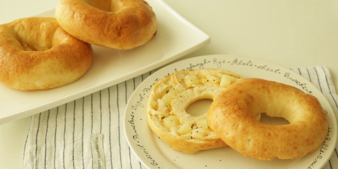 how to make bagel sandwich with creamy potato filling 03704