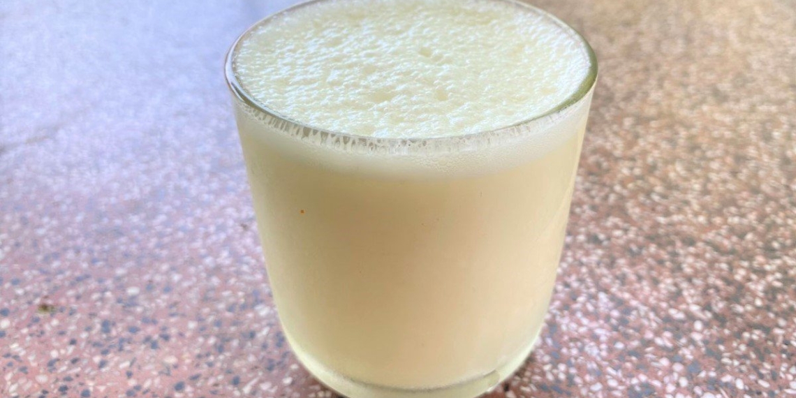 how to make delicious coconut yogurt smoothie refreshing summer 15246