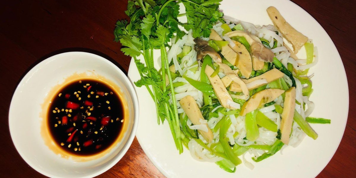how to make fried noodles with fresh noodles for vegetarian meal 12816