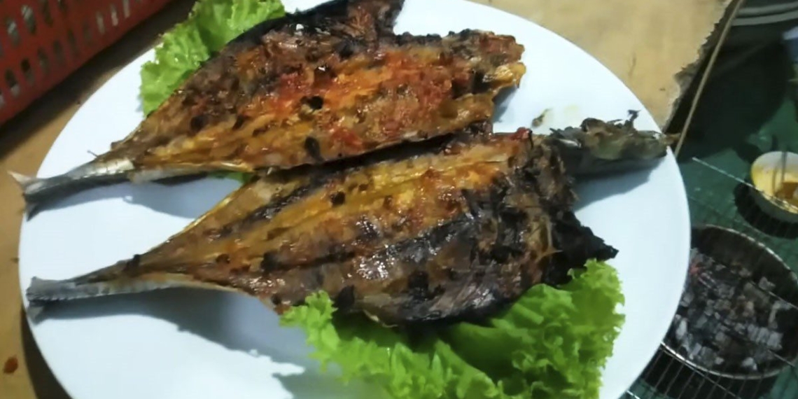 how to make grilled salted fish with spicy sauce delicious and attractive 06168