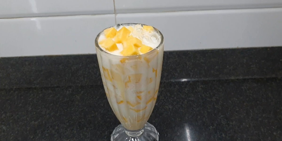 how to make mango smoothie delicious refreshing summer 10078