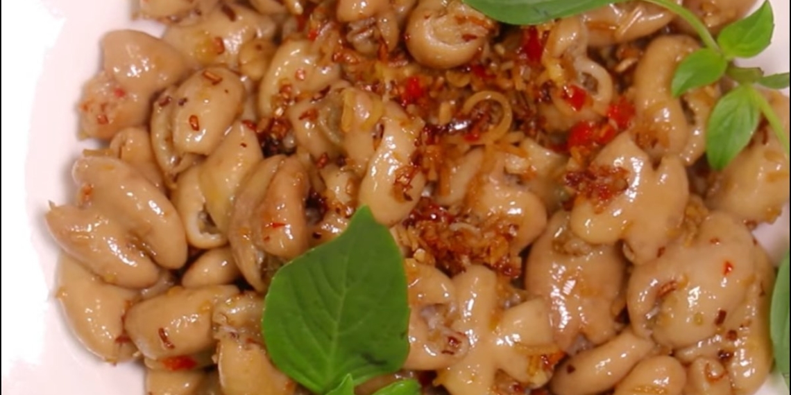 how to make sauteed pork with spicy sauce appealing to eat 09646