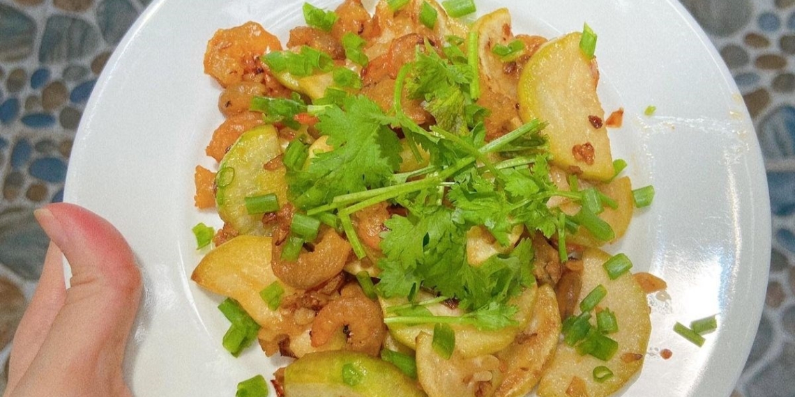 how to make squid stir fried with dried shrimp simple delicious recipe for everyone 15543