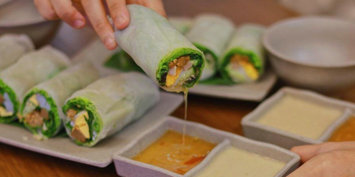 how to make super delicious easy tay son spring rolls 04256