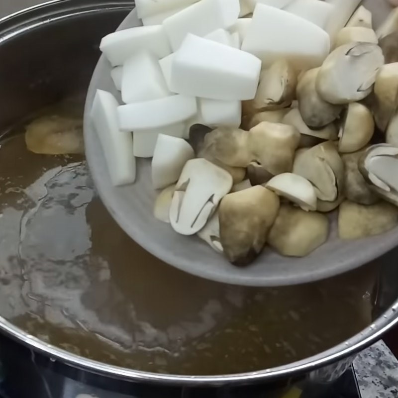 Step 4 Remove the chicken and prepare the broth Chicken mushroom noodle soup