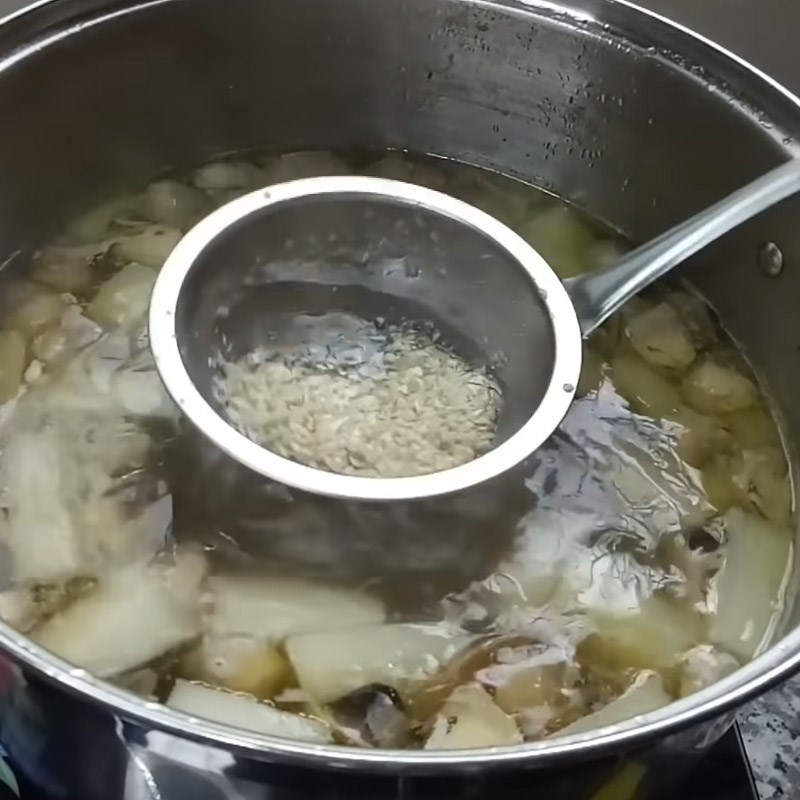 Step 4 Remove the chicken and prepare the broth Chicken mushroom noodle soup