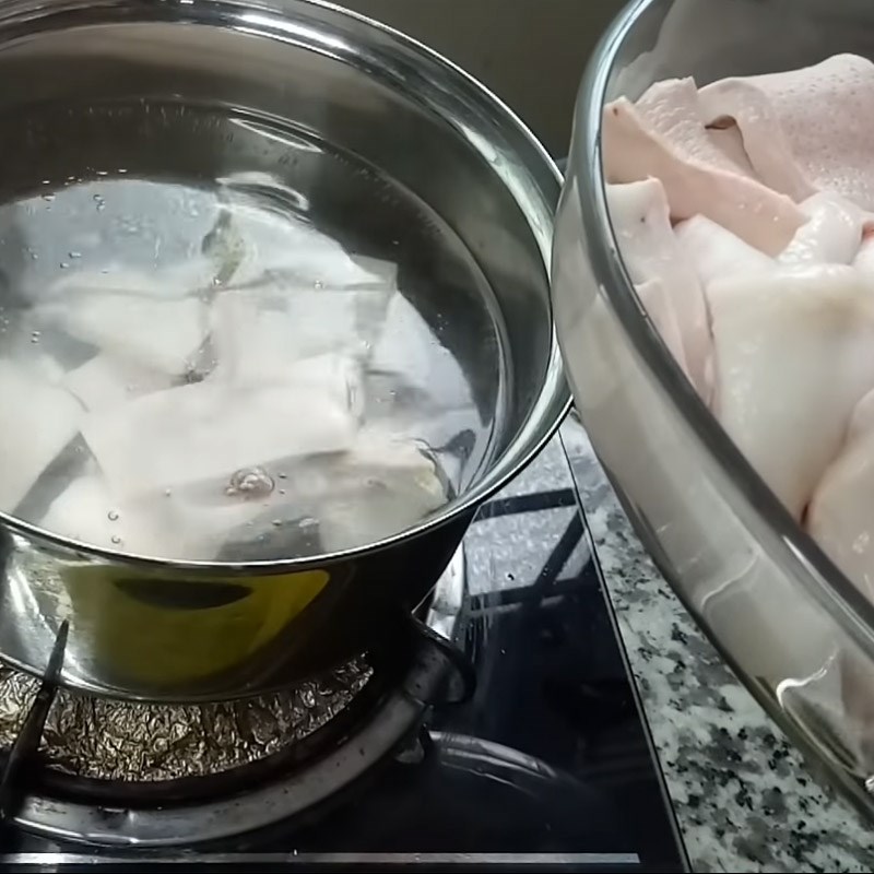 Step 3 Rendering Pork Fat Chicken Noodle Soup with Mushrooms