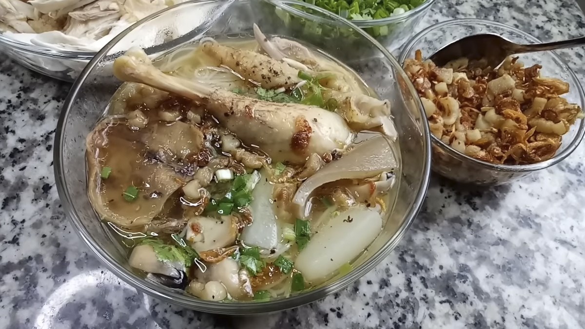 2 simple and delicious ways to cook chicken noodle soup for a family breakfast 21 Chicken Mushroom Noodle Soup