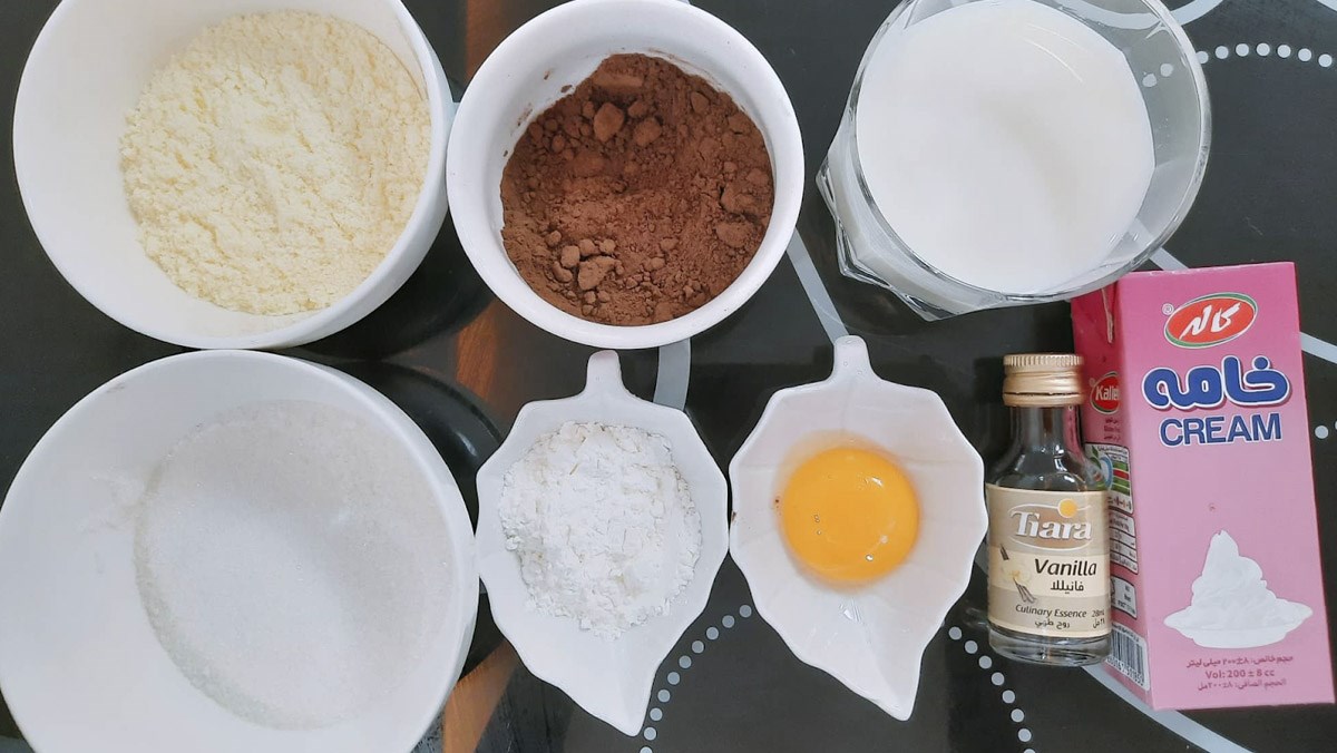 Ingredients for chocolate ice cream without a machine